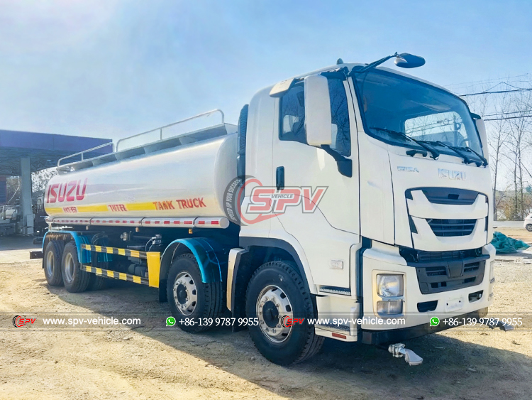 ISUZU Heavy-duty Water Hauling Lorry - Front Right Side